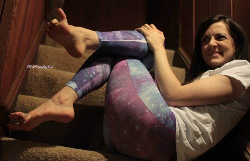 Sitting in weird positions trying to make spreads or scrunches = silly faces :3 