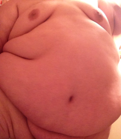 What a belly… and a fatpad to match.