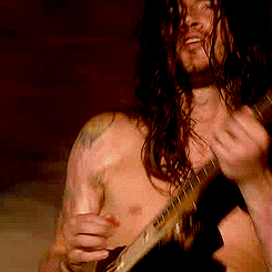 wildpurpleworld:   John Frusciante during ‘Under The Bridge’ live at Slade Castle