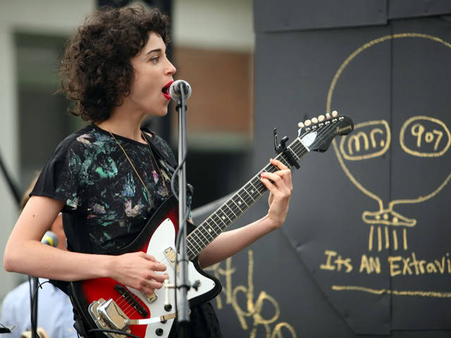 casualmentecool:  St. Vincent at the Rachel Comey Spring 2010 Ready-to-Wear show