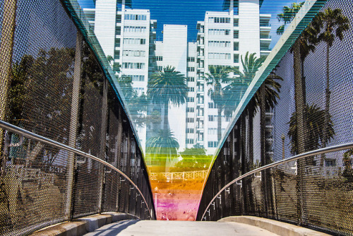 Porn itscolossal:  Vibrant Gradients of Suspended photos