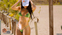 tanninggurlz:  Shake it to the size [gif] Get modern accessories at Modern Elements