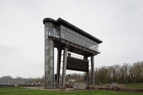 SLUICE BUILDING #2#wallonia #wallonie #belgique #belgium #écluse #utilitarianarchitecture #newtopogr