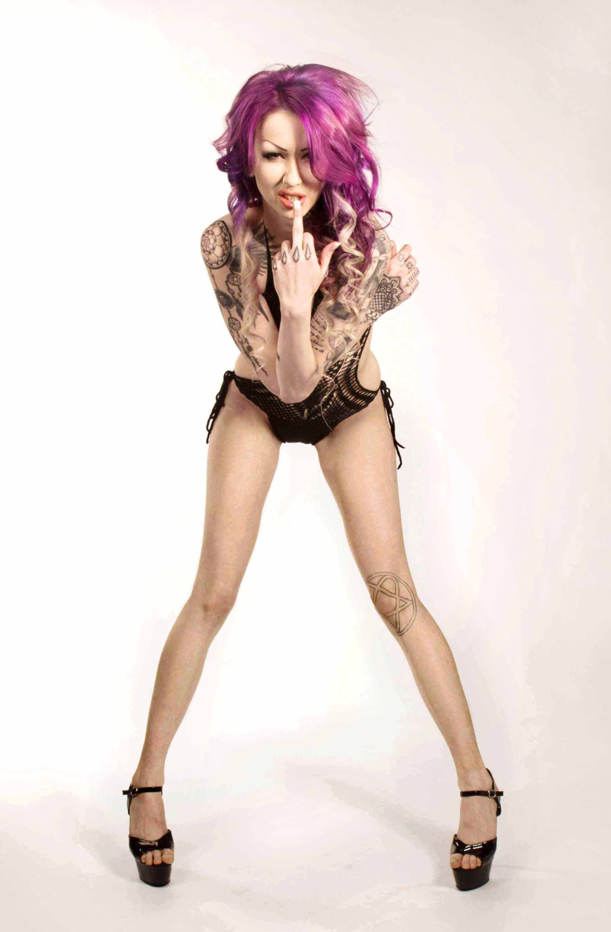 shellydinferno:  Shelly d’Inferno by Rowan Murray Photography     Links https://twitter.com/ShellydInferno
