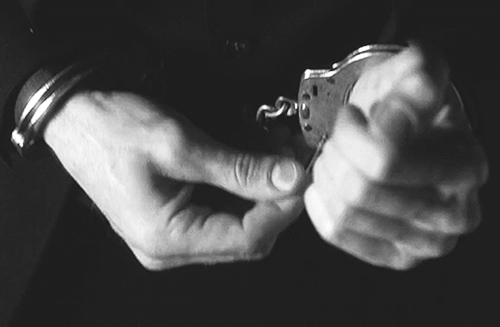 anguishmacgyver:mac + rope + handcuffs + zipties