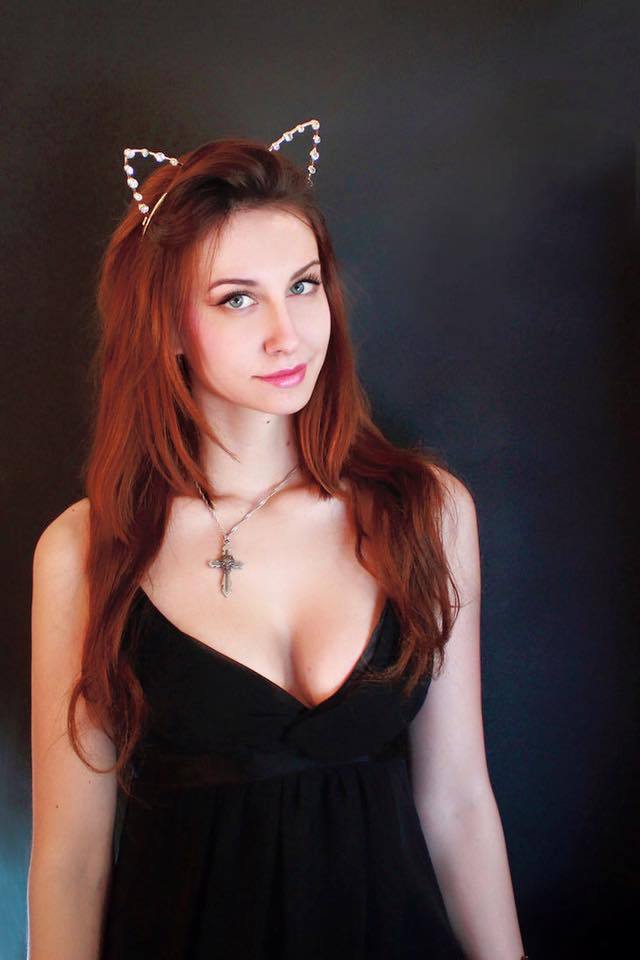 Redhead Queens