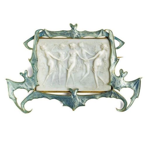 occultics: Rene Lalique, “Dancing Nymphs In A Frame Of Bats” brooch. C. 1902.