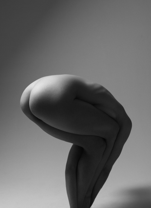 vivipiuomeno1:Klaus Kampert ph. - back + legs                                       also