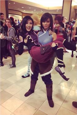 thefingerfuckingfemalefury:thewooflord:(x)Girlfriends cosplaying