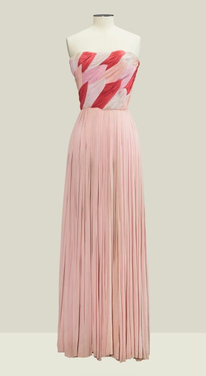 GRÈS, Haute Couture, circa 1975Long silk jersey and strapless dress in several pink huesCollection Q