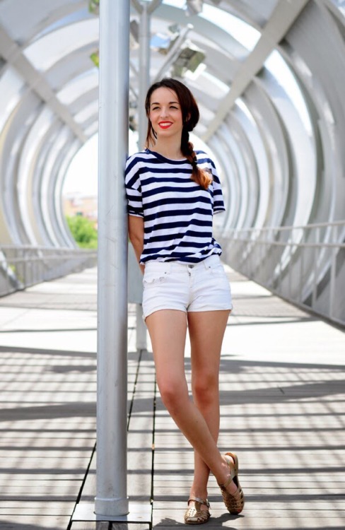 http://feedproxy.google.com/~r/CoraznDeManiqu/~3/7WA4C3vIzVA/el-basico-del-verano-la-tendencia-navy.