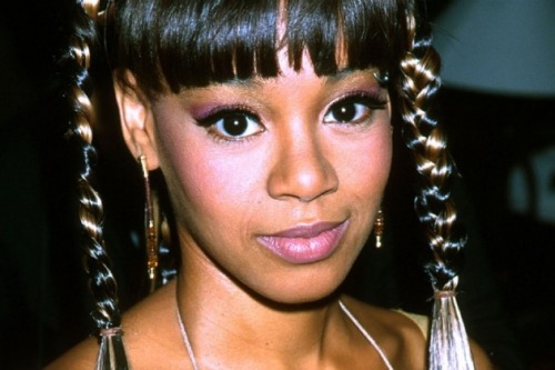 ladiesofhollywood:  RIP Left Eye April 25 