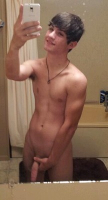 hot4dic2:  muteboi4eva:  Tasty Twink Meat!