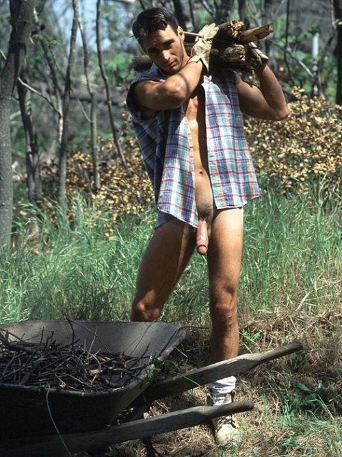 mydadisqueer:  I don’t mind helping out Dad with the yard work up at our country house. He lets me help clean his body too after our work, and that often leads to a lot more flushing out of dirty holes, and releasing built-up steam. 