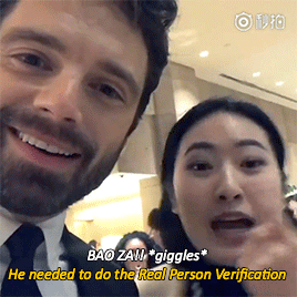 kittyseb:Sebastian’s continuing struggles with his Weibo (but as he calls it, his “weebo”) account:P