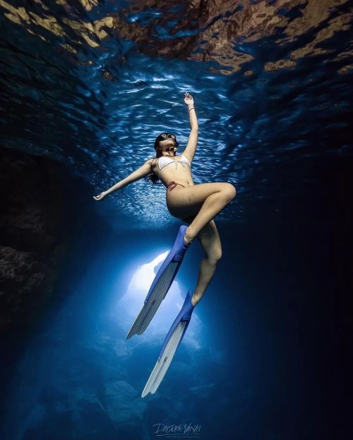 spearfishing-freediving-world: Stunning Reposted from @yanai1975 the Grotto Follow us  @spearfish.an