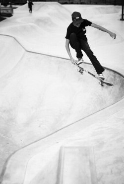 mitchellmyliusfoto:  Bacon is a man now Fremont skatepark ; Lien to tail 35mm digitally rendered b&amp;w