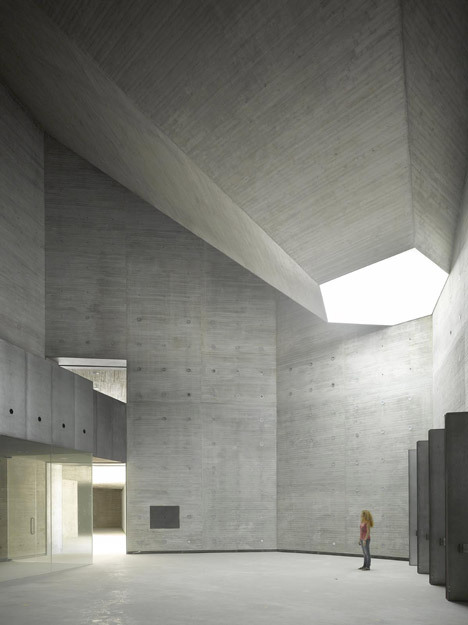 remash:  contemporary art centre cordoba | skylight ~ nieto sobejano arquitectos