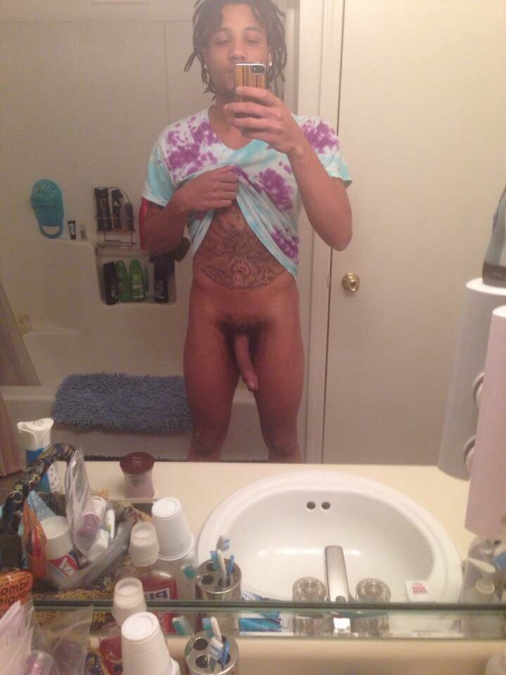 baitfordays:  Thank you celebrity-eggplants for this big dick submission!!!