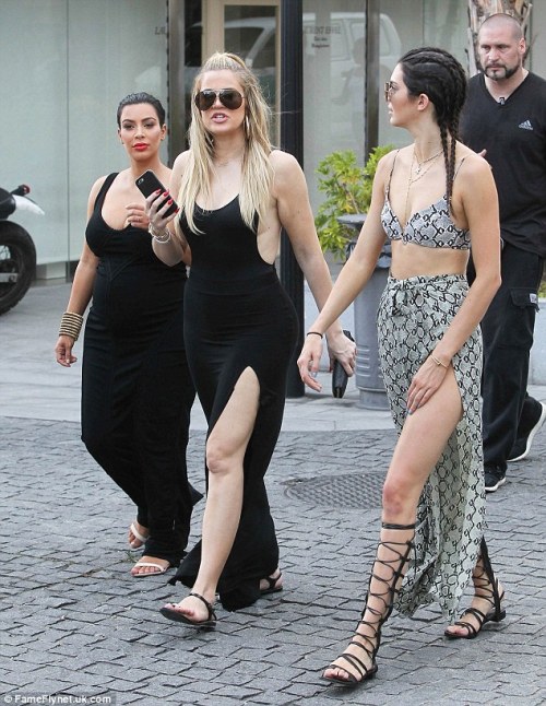 keeping-up-with-the-jenners: Kendall, Khloe and Kim out in St.Barts