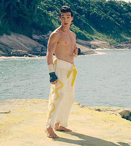 shattxrstar:    Ludi Lin as Lance in Striking Vipers (Black Mirror 5x01).  