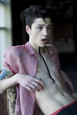 a-bc-defghi-jk-lmnopqrstuvwxyz:  Ash Stymest ♥ on We Heart It.