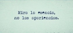 marysk8:  El cuerpo es solo un estuche y los ojos las ventanas, de nuestra alma aprisionada. 