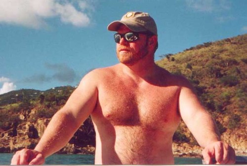 cigarpervdad:  thebigbearcave:  raw, red and rough   S