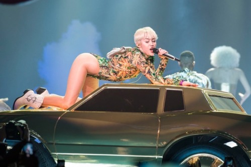 Miley Cyrus claims that Elvis Presley was ‘the original twerker’ - www.nme.com/ne