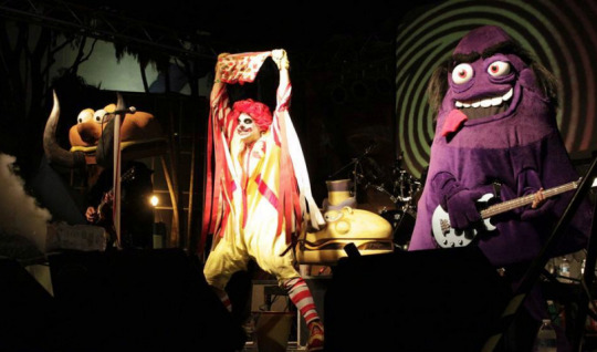 2460onetruepairing:  rasec-wizzlbang:  rasec-wizzlbang:  I just found out there’s a Black Sabbath cover band who dresses up as McDonalds charactersthey’re called Mac Sabbath    WHY has no one told me this?  