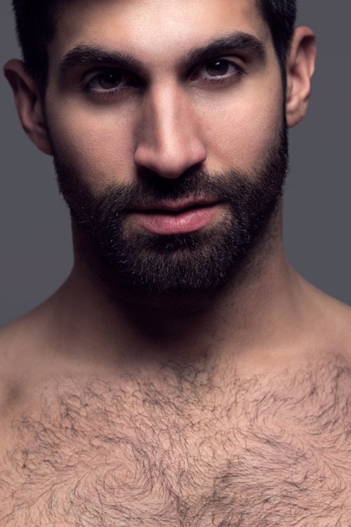 betahorseman: Love His beard…and hairy chest. Husband material