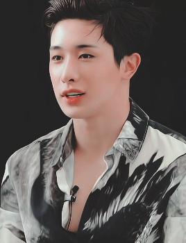 hamkis: wonhosoks: #ELLEAskMeAnything // Wonho @fromwonho @tiddiewonho @zit