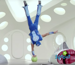 fartzmgee:WHY IS SPORTACUS SO EXTRA WHY DOES