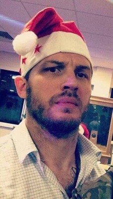 fuertecito:  Festive Tom Hardy