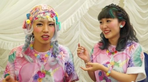 mykindagurlz:  More super random YouTube femulations