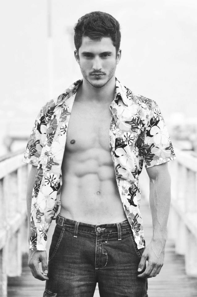 meniloveat5280:  Follow for over 75,000 examples of The Art Of Man. tumblr batch