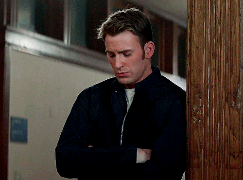 andrewbarbers:Steve Rogers + the concerned dad pose™