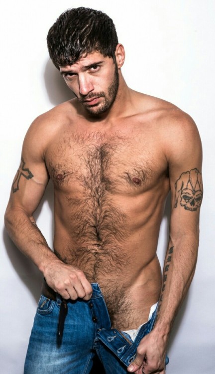 Fur, Tats, Leather and Scruff...