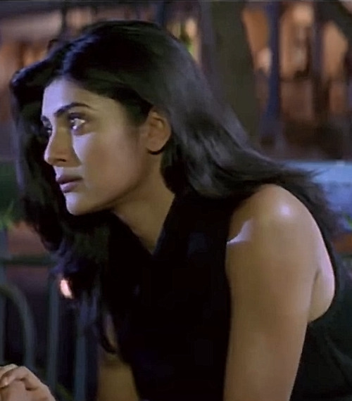 kajra-re:Sushmita Sen, Tumko Na Bhool Paayenge, 2002.