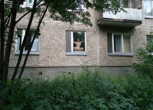 Oh wie geil, darf ich klingeln oder soll ich drauÃŸen wichsen !??