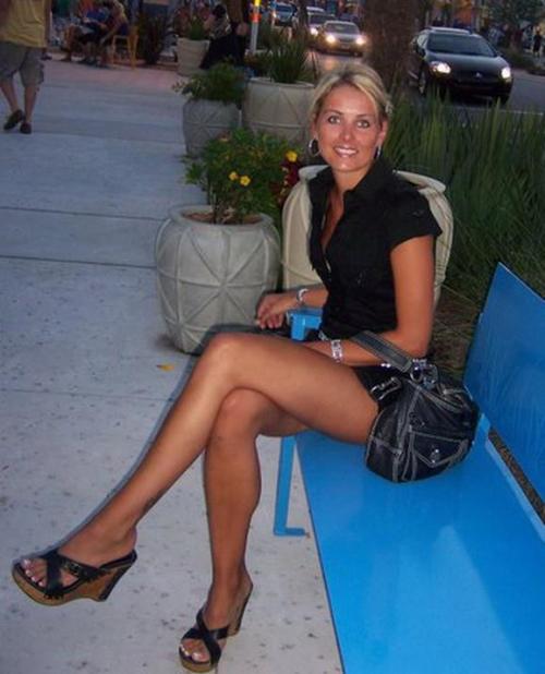 londonmilfsukposts:  No Strings Attached sex is so easy to get as long as you know where to look! 