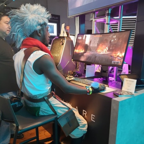 Alienware invited me to test a game for them. Aye. Was lit. . . . . . . . . . . . . #cosplay #cospla