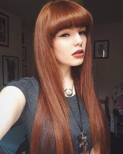Miss-Deadly-Red:  Sleek And Straight, Tiny Bit Of A Change ;) Wearing My Super Beautiful