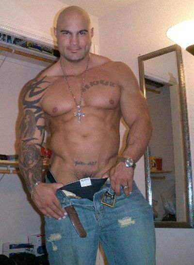 fuckyeahdaddies:  Loads of Daddies at Fuck Yeah Daddies. Click Here to Follow Fuck