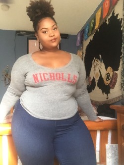 kipepeo-rising:  Everyday is big girl appreciation day (Mostly because I keep missing it)   😍😍😍 yes ma'am