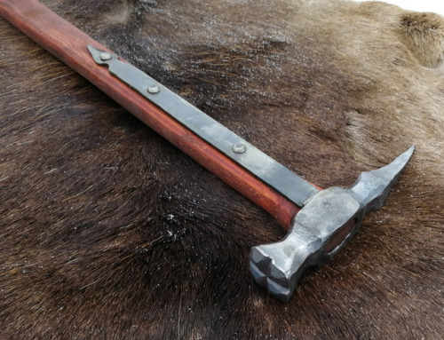 This war hammer is now available at my Etsy shop:www.etsy.com/listing/573362835/hand-forged-