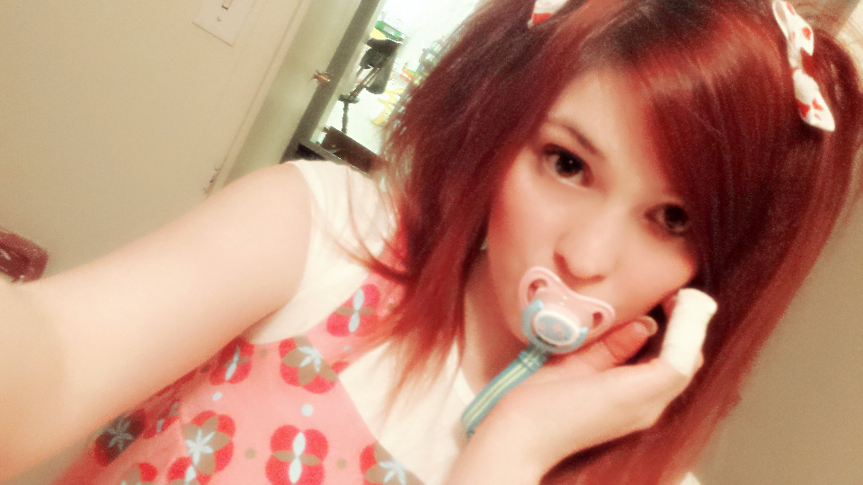 ihatepinkypie:Sneak peeks of whats I’m wearing to see Daddy tomorrow! I wanted