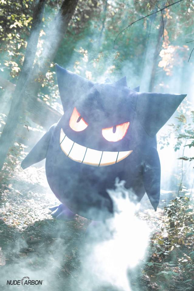 Happy pokemon day, have some obligatory gengar pictures! This shoot still remains my absolute favorite pictures of 