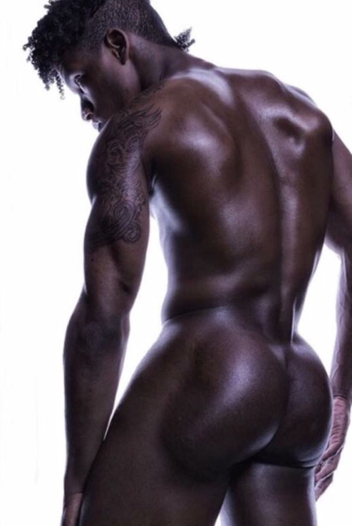 asskingz:  Reblog and FOLLOW @asskingz​ for the BEST ASS 24/7 #asskingz 