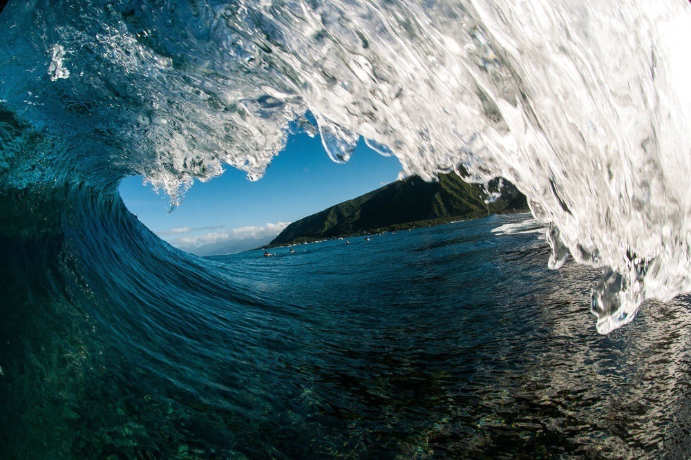 highenoughtoseethesea:  Jords, Nat and Kolohe take Tahiti Photos: Ryan Miller 